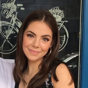 Meet your Posher, Manuela